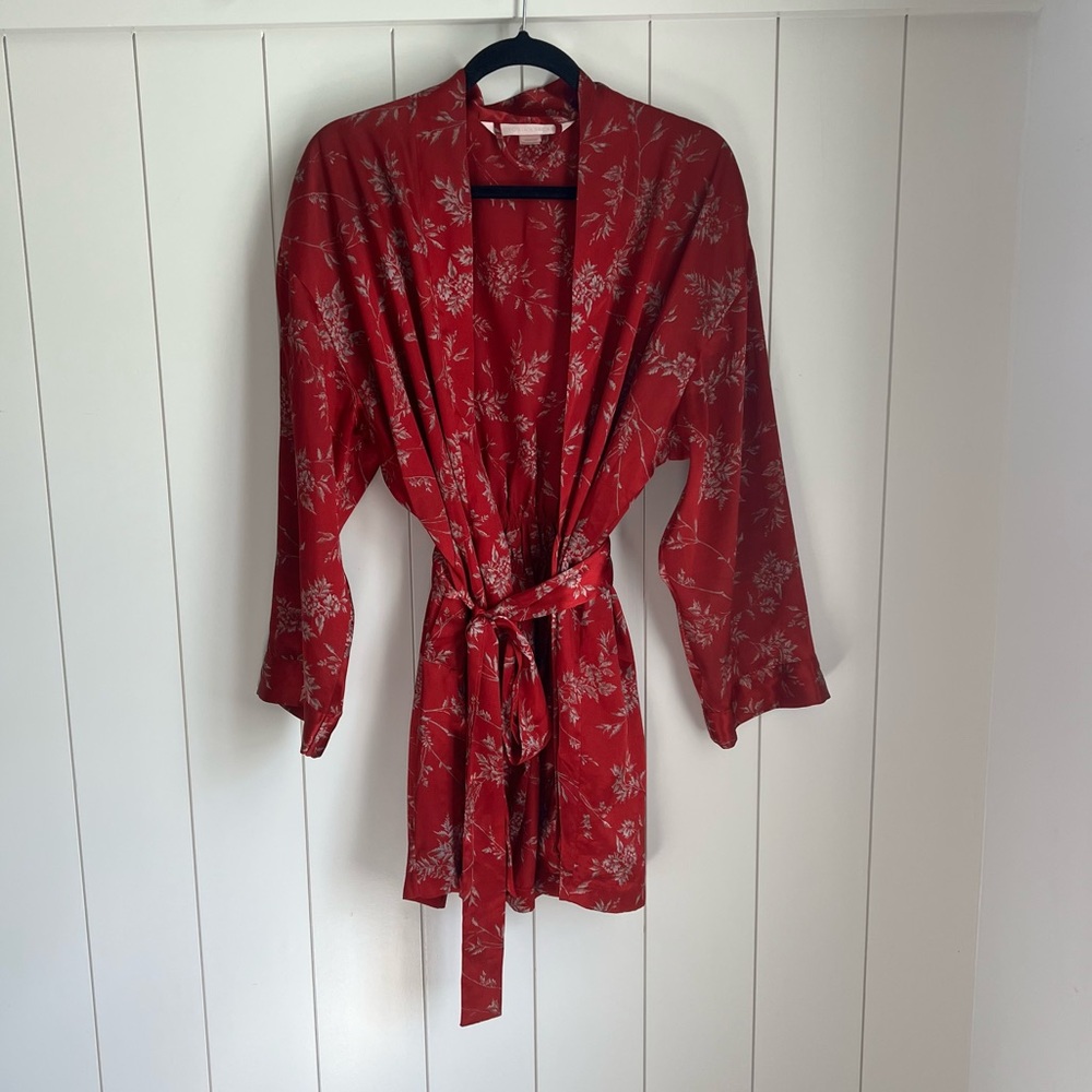 VNTG Victoria’s Secret Red Floral Kimono Robe